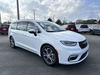 New 2026 Chrysler Pacifica Pinnacle video 1
