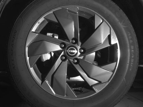 Used 2025 Nissan Rogue SV FWD image 12