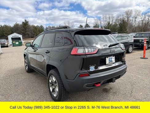 Used 2019 Jeep Cherokee Trailhawk image 8