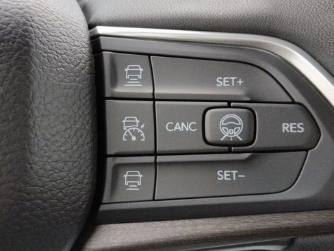 New 2026 Jeep Grand Cherokee Altitude image 19