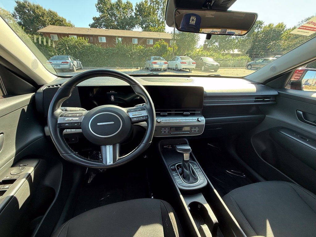 Used 2025 Hyundai Kona SEL AWD/4WD image 15