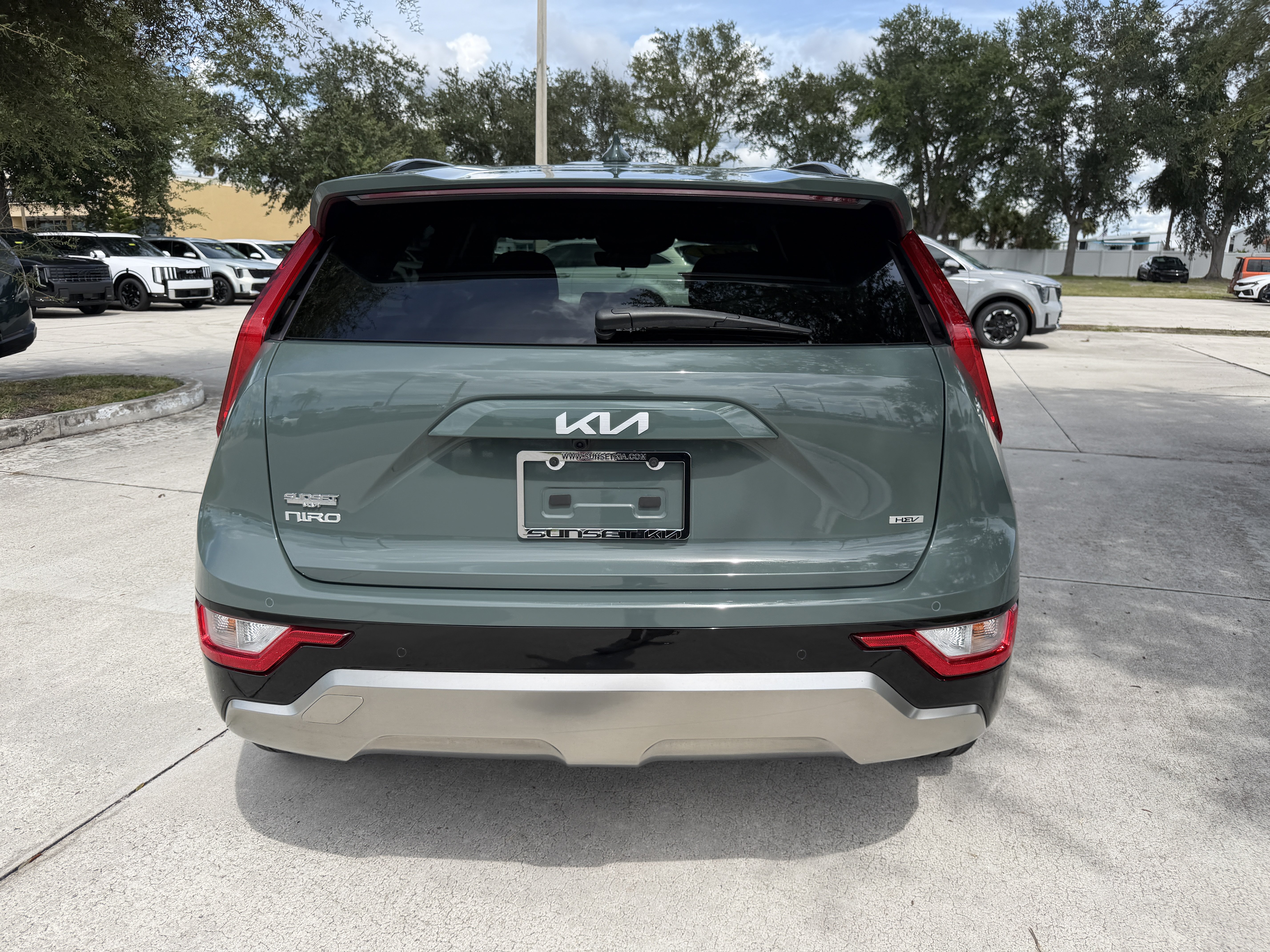 Certified 2024 Kia Niro EX Touring FWD image 4