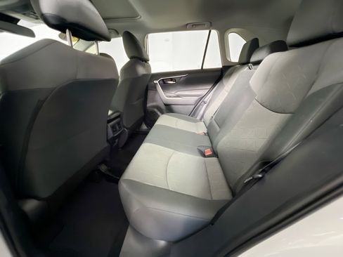 Used 2021 Toyota RAV4 XLE w/ Convenience Package image 29