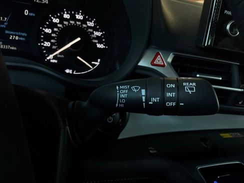 Used 2026 Toyota Sienna XLE FWD image 43