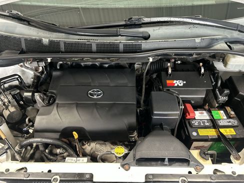 Used 2012 Toyota Sienna Limited w/ Premium Pkg AWD/4WD image 33