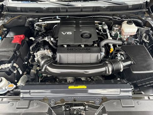 Used 2023 Nissan Frontier SV w/ Technology Package image 21