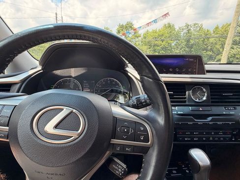 Used 2019 Lexus RX 350 AWD w/ Navigation Package image 29