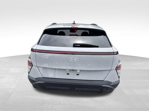 Used 2025 Hyundai Kona SEL AWD/4WD image 4