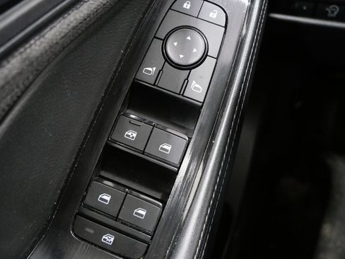 Used 2023 Nissan Rogue SV FWD image 12
