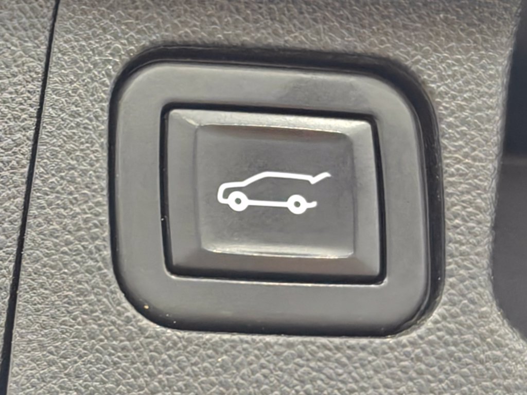 Used 2020 GMC Acadia Denali FWD image 37