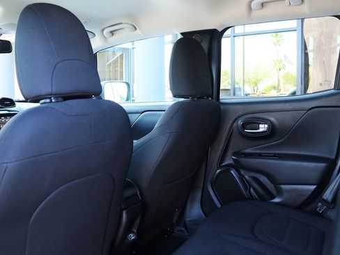 Used 2022 Jeep Renegade Latitude w/ Convenience Group image 32