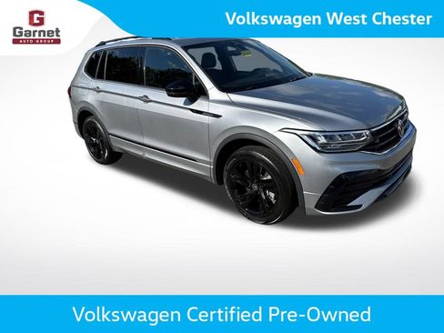 Certified 2023 Volkswagen Tiguan SE R-Line FWD image 8