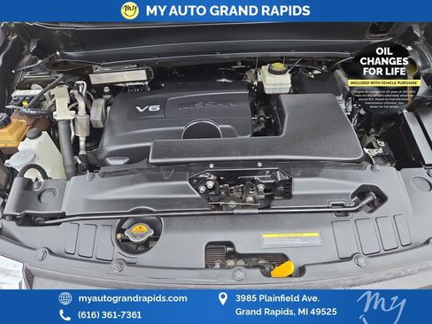 Used 2020 Nissan Pathfinder SL image 25