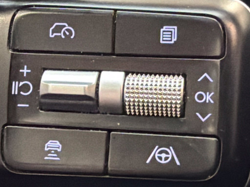 Certified 2025 Hyundai Santa Fe SEL FWD image 23