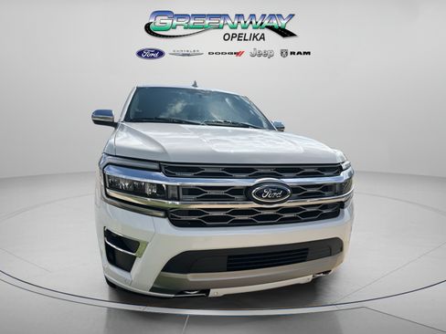 Used 2024 Ford Expedition Max Platinum AWD/4WD image 4