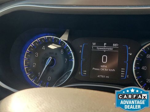 Used 2017 Chrysler Pacifica LX image 35