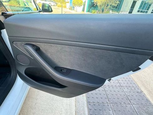 Used 2022 Tesla Model 3 Long Range AWD/4WD image 18