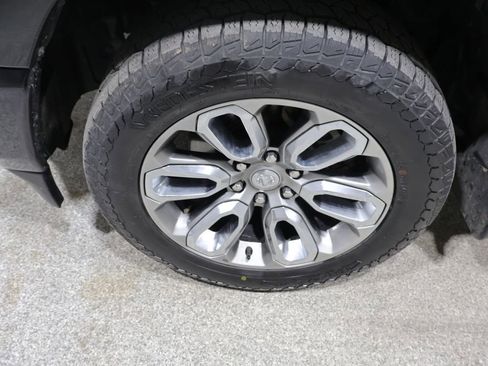 Used 2021 RAM 1500 Laramie w/ Sport Appearance Package AWD/4WD image 10