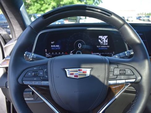 Certified 2024 Cadillac Escalade Sport Platinum w/ Heavy-Duty Trailer Package AWD/4WD image 41