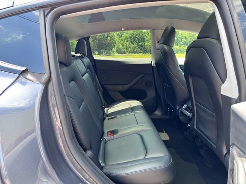 Used 2023 Tesla Model Y Long Range AWD/4WD image 32