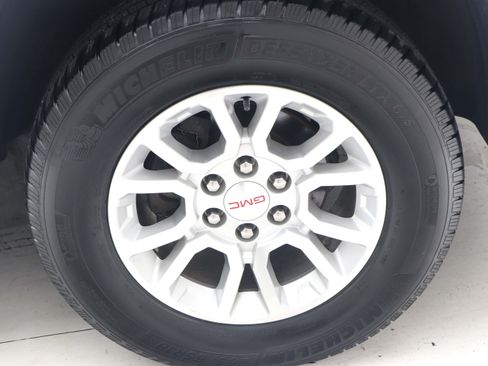 Used 2019 GMC Yukon XL SLT w/ Open Road Package AWD/4WD image 35