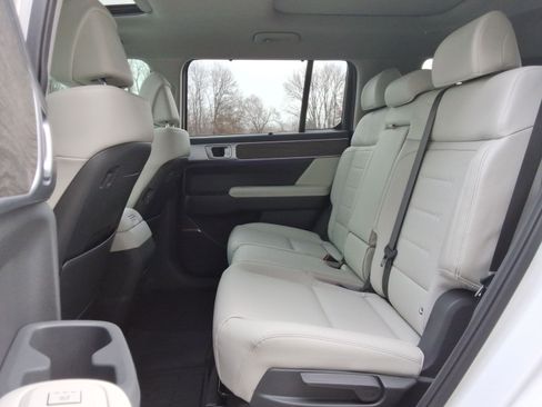 Used 2025 Hyundai Santa Fe Limited image 29