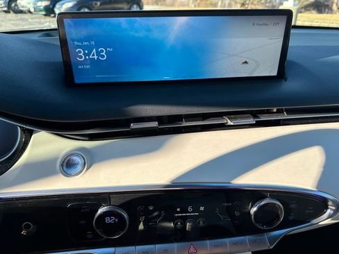 Used 2024 Genesis Electrified GV70 Advanced image 22