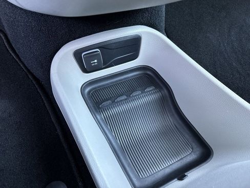 Used 2023 Chrysler Pacifica Touring-L image 31