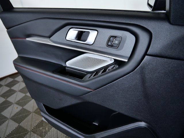Certified 2025 Ford Explorer ST AWD/4WD image 29