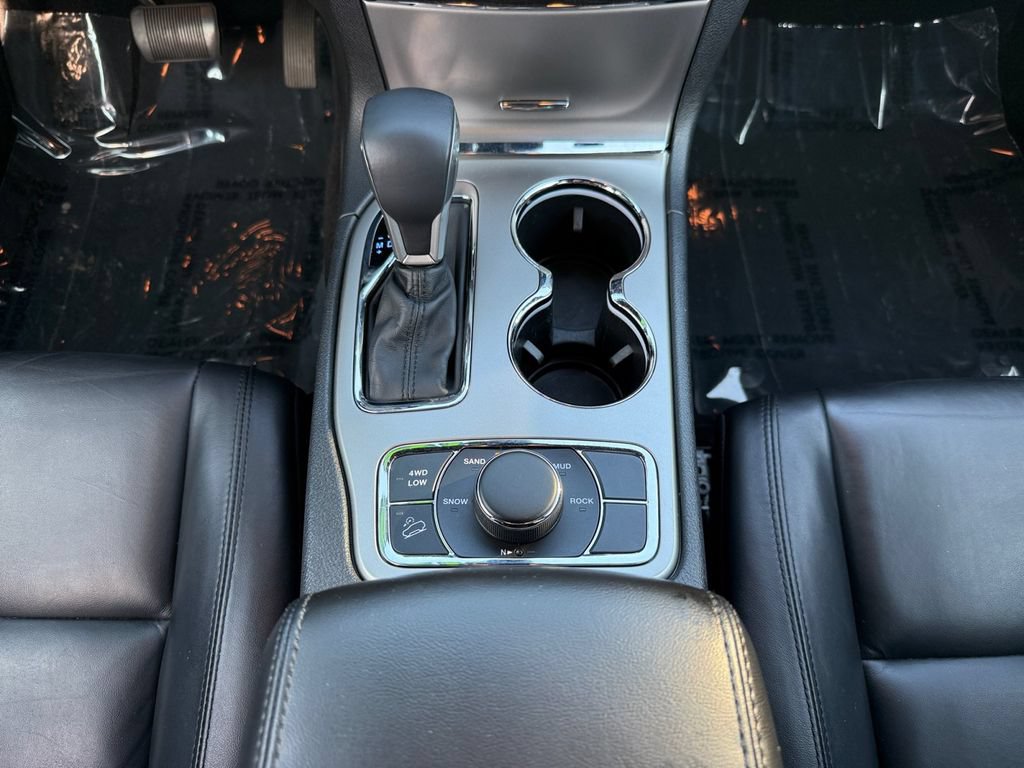 Used 2019 Jeep Grand Cherokee Limited w/ Trailer Tow Group IV AWD/4WD image 15