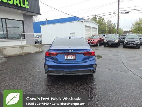 Used 2023 Kia Forte LXS w/ LXS Technology Package FWD image 8