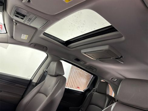 Used 2020 Honda Odyssey EX-L image 2