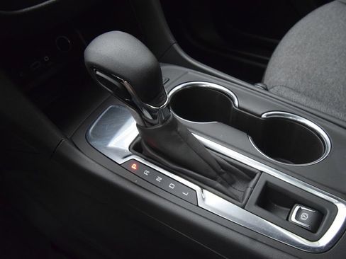 Used 2024 Chevrolet Equinox LT FWD image 22
