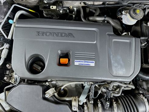 Used 2019 Honda Accord Touring image 34