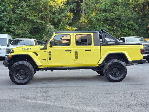 Used 2023 Jeep Gladiator Sport AWD/4WD image 4