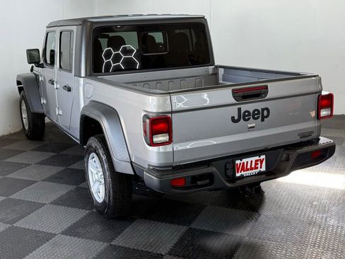 Used 2020 Jeep Gladiator Sport w/ Quick Order Package 24S image 5