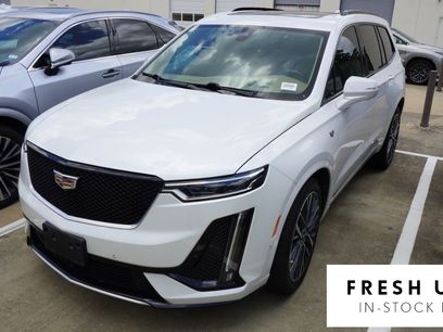 Used 2022 Cadillac XT6 Sport w/ Platinum Package