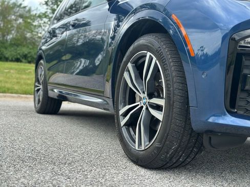 Used 2022 BMW X7 xDrive40i w/ M Sport Package AWD/4WD image 9