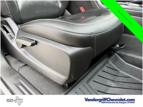 Used 2021 Chevrolet Colorado Z71 w/ Z71 Midnight Edition AWD/4WD image 27