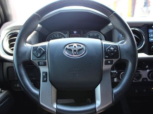 Used 2017 Toyota Tacoma Limited w/ Tow Package AWD/4WD image 17