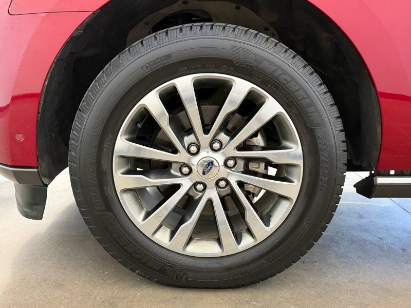 Used 2018 Ford Expedition Limited w/ Equipment Group 301A RWD image 11