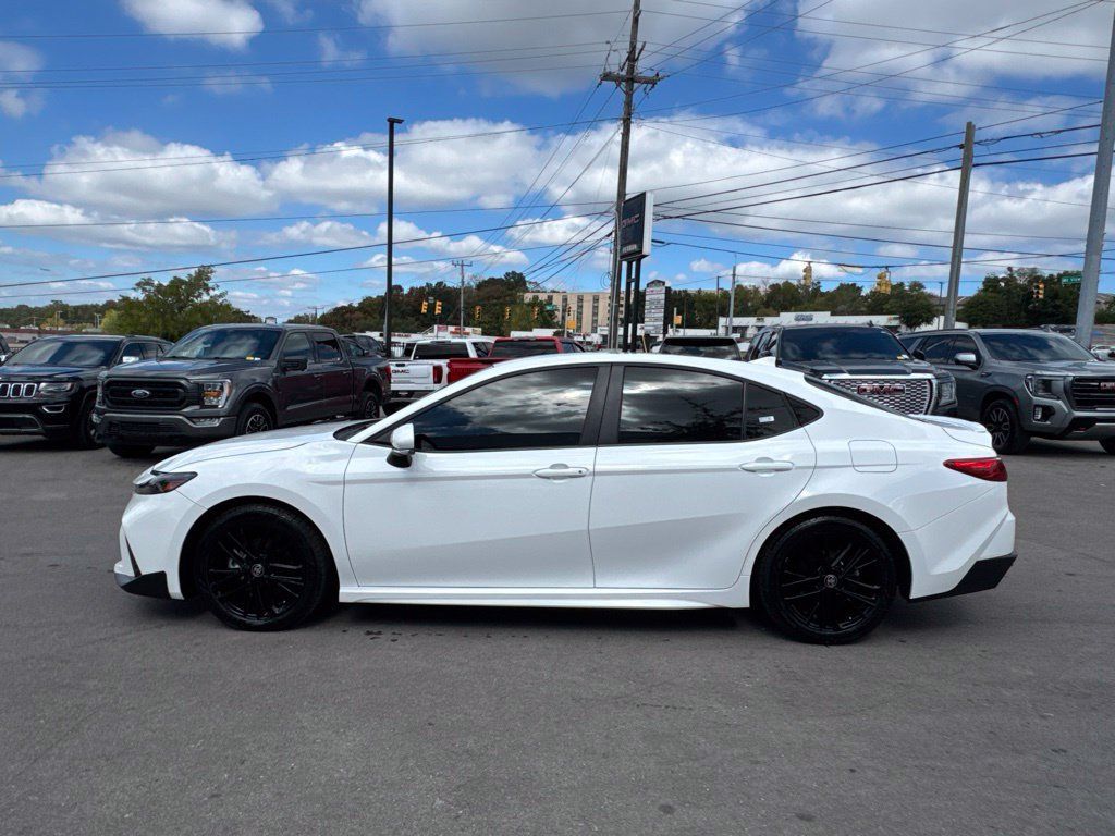 Used 2025 Toyota Camry SE w/ Convenience Package FWD image 6