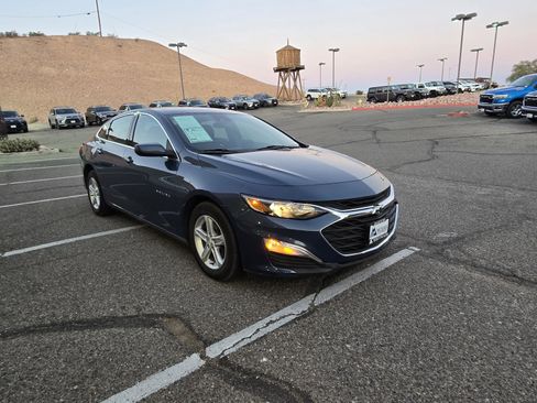 Used 2024 Chevrolet Malibu LS FWD image 3