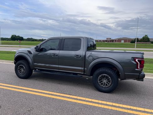 Used 2019 Ford F150 Raptor w/ Equipment Group 802A Luxury AWD/4WD image 4