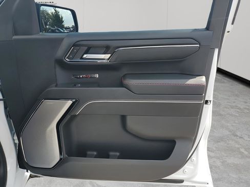 Used 2025 GMC Sierra 1500 AT4X image 13