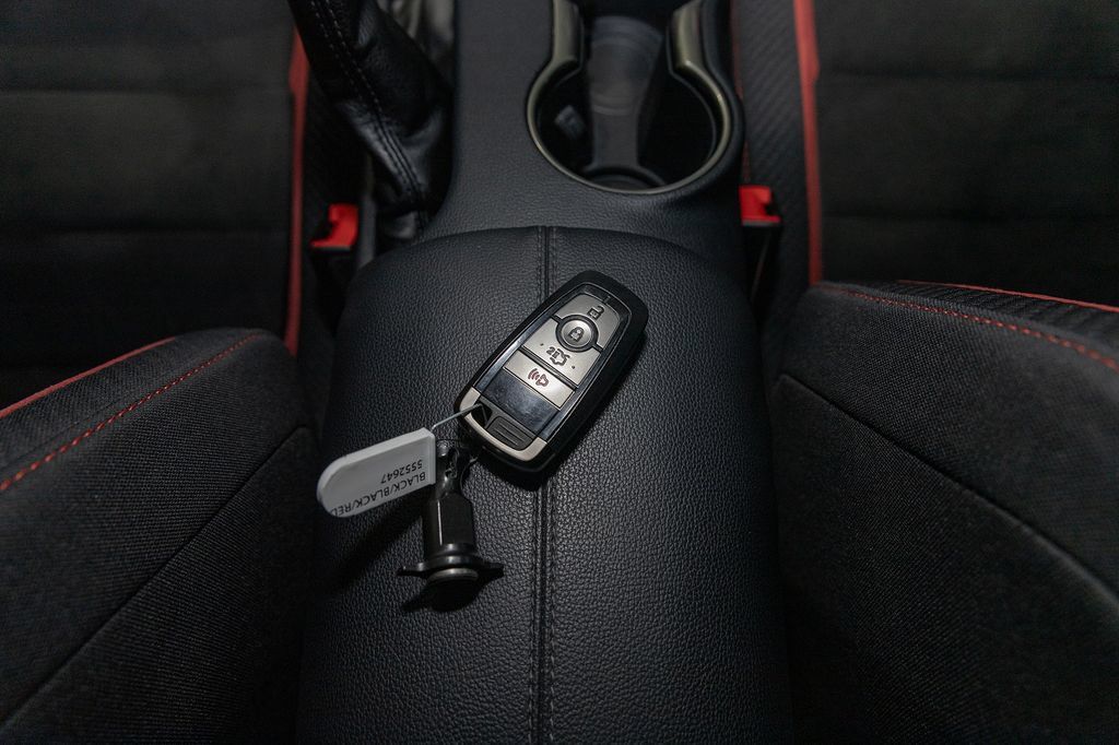 Used 2019 Ford Mustang Shelby GT350R w/ GT350R Equipment Group 920A RWD image 22