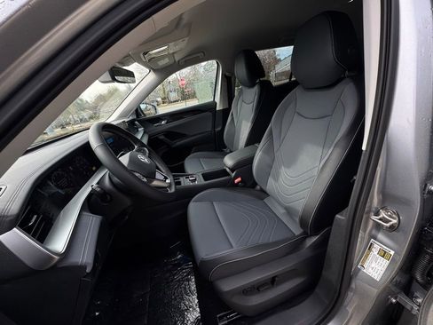 New 2025 Volkswagen Tiguan SE image 19