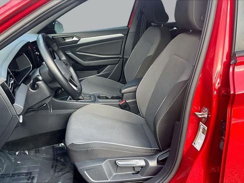 Used 2025 Volkswagen Jetta Sport FWD image 9