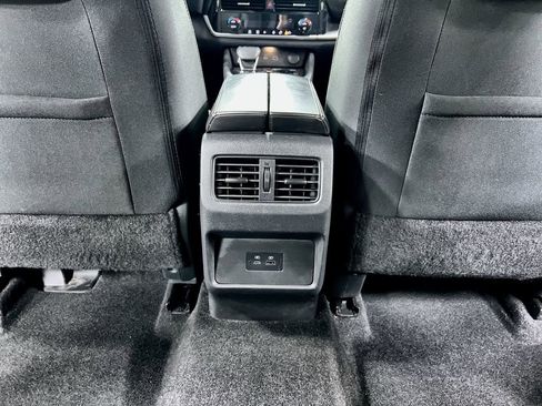 Used 2022 Nissan Rogue SV image 21