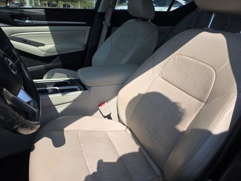 Used 2019 Nissan Altima 2.5 Platinum FWD image 5
